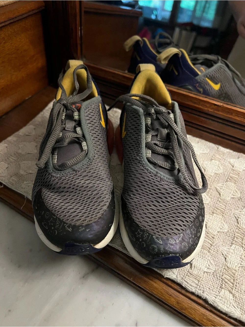 NIKE Classic Air Max 270 Casual Athletic Athleisure Sneakers Grey Blue Boy's 12C